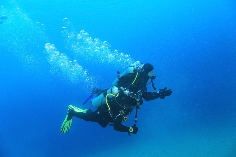 Lightweight oxygen tanks for SCUBA diving AMS Composite Cylinders